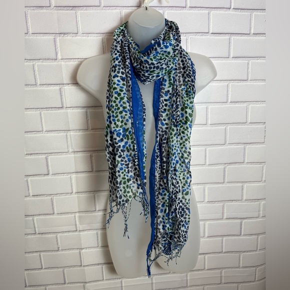 Stylish Blue, black and white  Patterned Scarf - Picture 6 of 6
